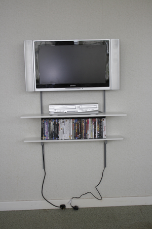 Click TV Stand 1